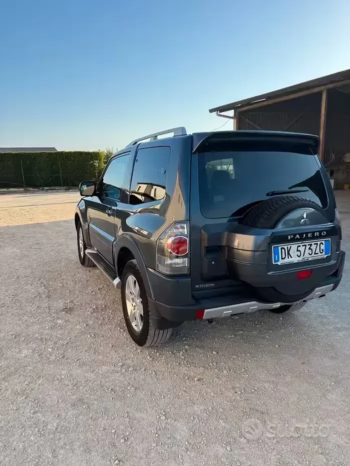 Usata Mitsubishi Pajero 170 CV (125 kW) 2007 Blu SUV