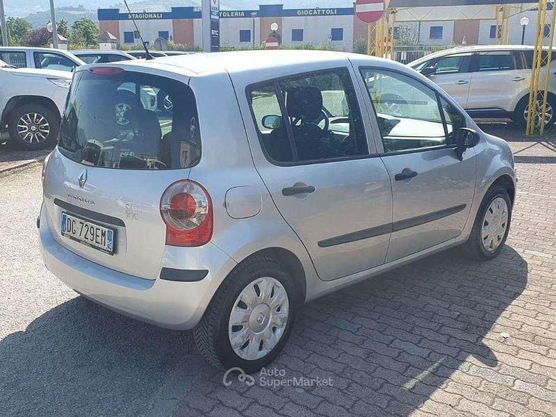 Usata Renault Modus 68 CV (50 kW) 2007 Argento Monovolume