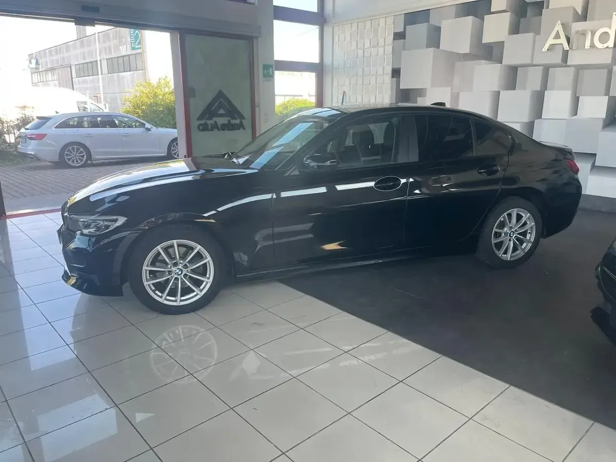 Usata BMW 320 Advantage 190 CV (139 kW) 2022 Nero Berlina