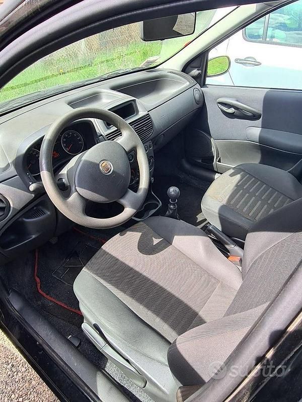 Usata Fiat Punto 60 CV (44 kW) 2009 Nero Utilitaria