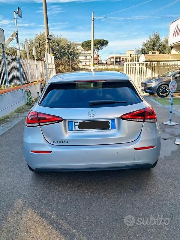 Usata Mercedes A180 Executive 116 CV (85 kW) 2019 Grigio Berlina