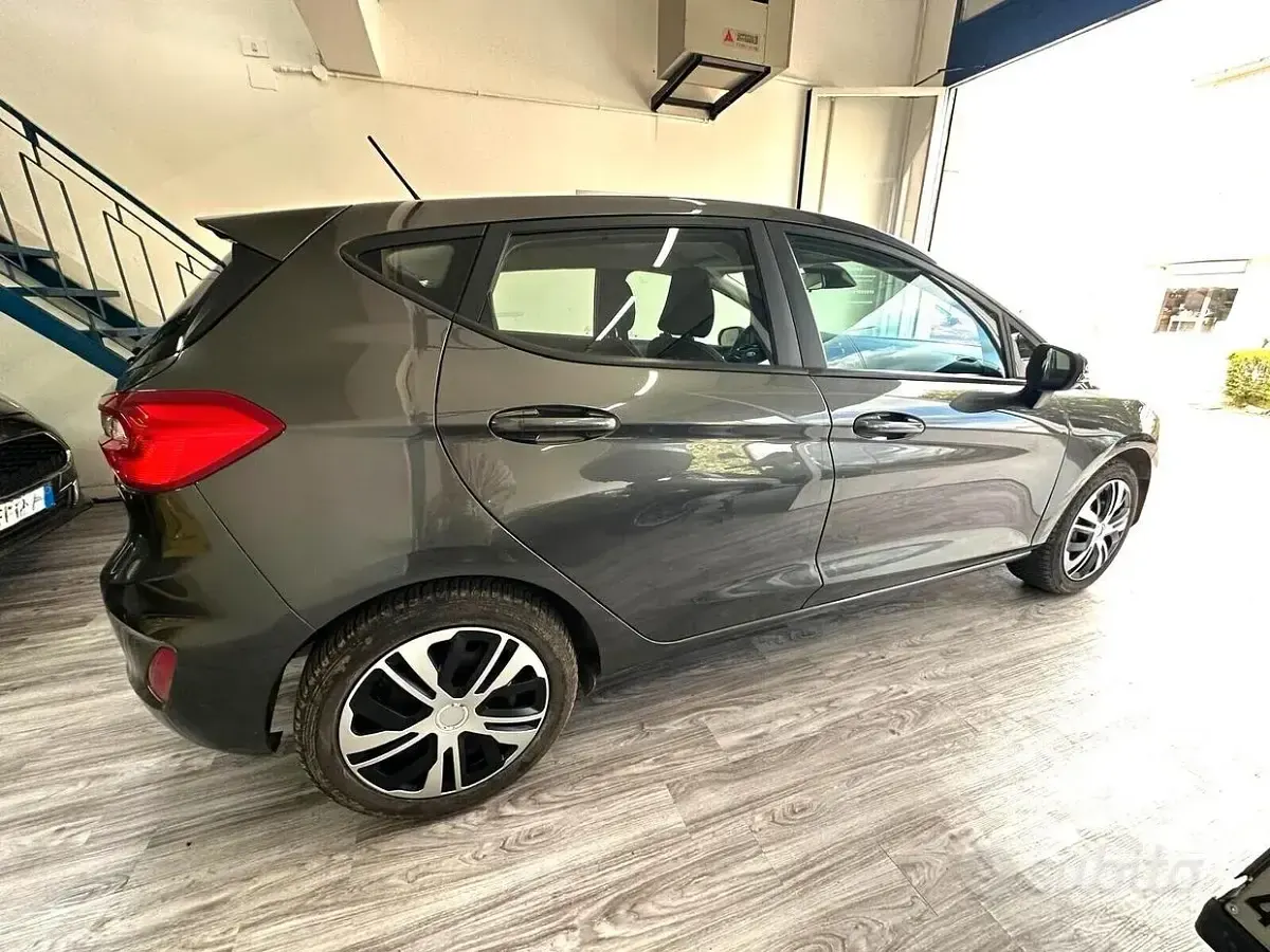 Second-hand Ford Fiesta 85 CP (62 kW) 2018 Gri Hatchback
