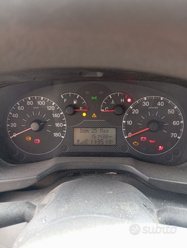 Usata Fiat Fiorino 77 CV (56 kW) 2010 Rosso Monovolume