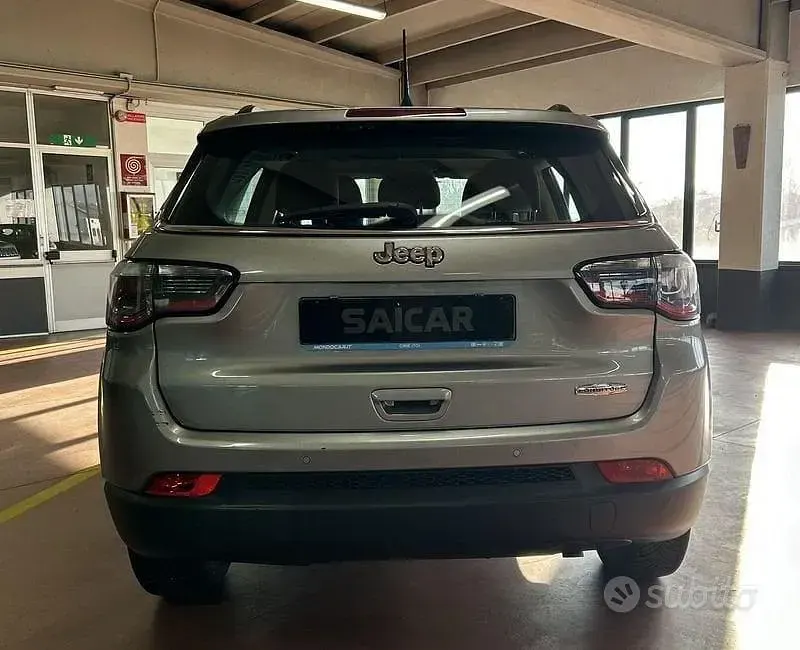 Usata Jeep Compass 140 CV (102 kW) 2020 Grigio scuro SUV