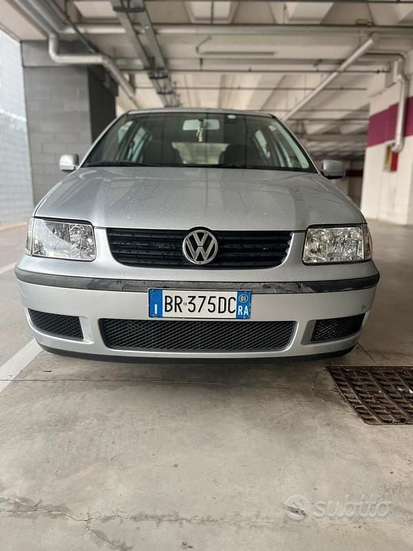 Usata VW Polo 50 CV (36 kW) 2001 Grigio Berlina