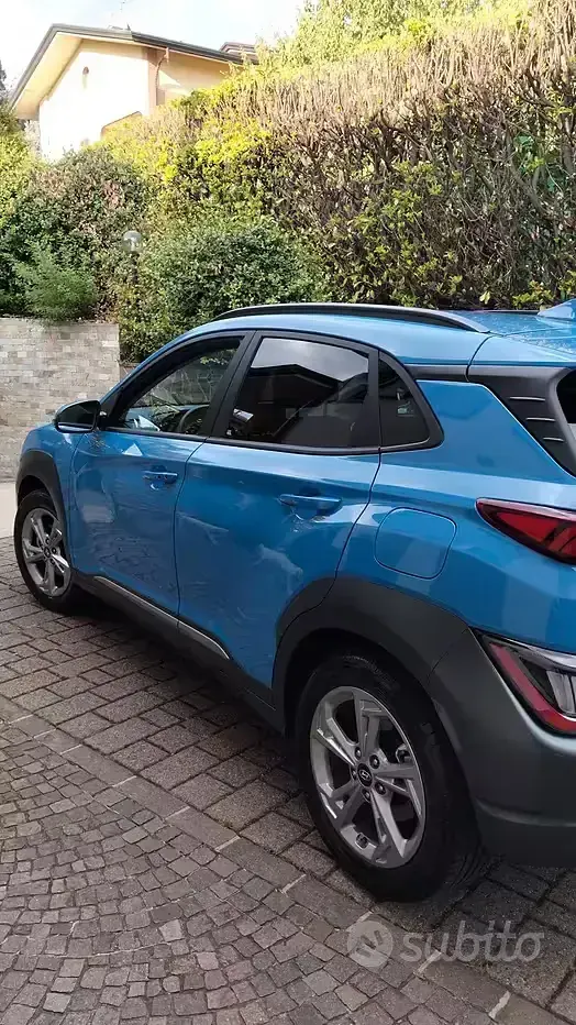 Usata Hyundai Kona 120 CV (88 kW) 2022 Bluazzurro SUV