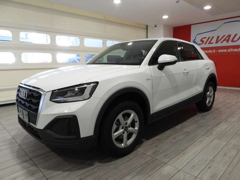 Usata Audi Q2 Business 116 CV (85 kW) 2024 Bianco arkona SUV