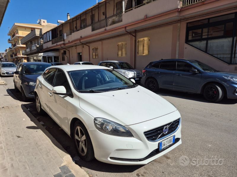 Usata Volvo V40 116 CV (85 kW) 2014 Bianco Station wagon
