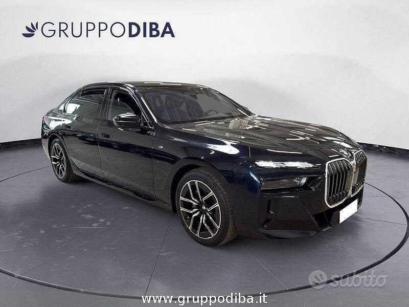 Usata BMW 740 M Sport 299 CV (219 kW) 2024 Nero Berlina