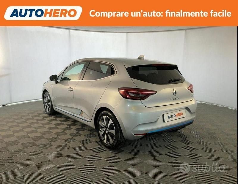 Usata Renault Clio V 140 CV (102 kW) 2021 Grigio Berlina