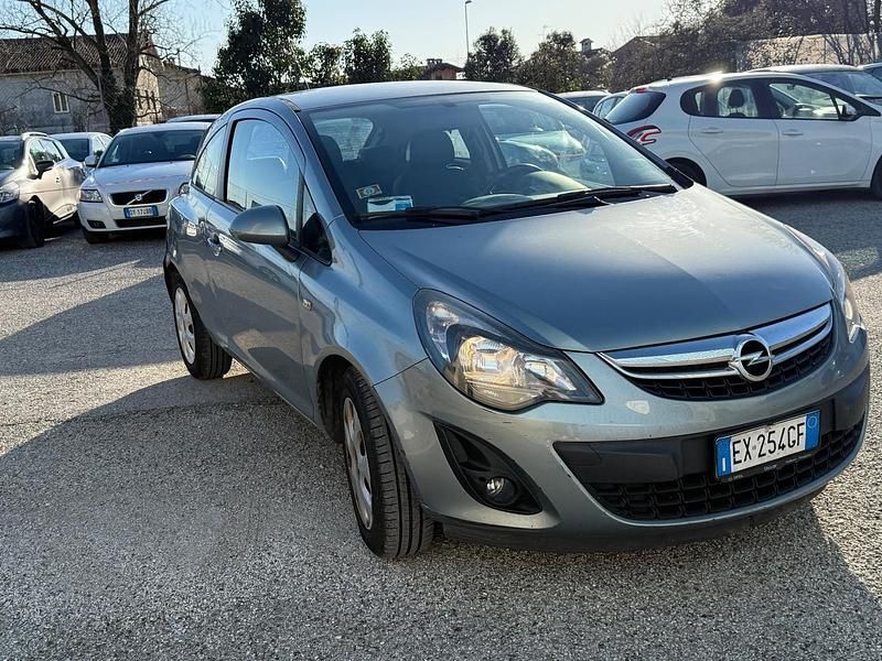 Usata Opel Corsa 85 CV (62 kW) 2014 Grigio Berlina