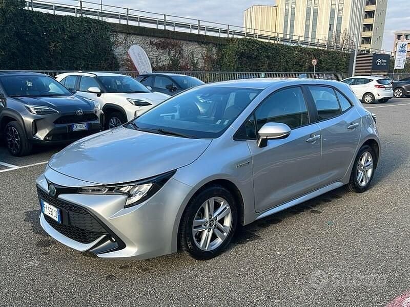 Grigio Usata 2019 Toyota Corolla Business Edition Tre volumi | 13.900 € (Super prezzo) - Immagine 1/4