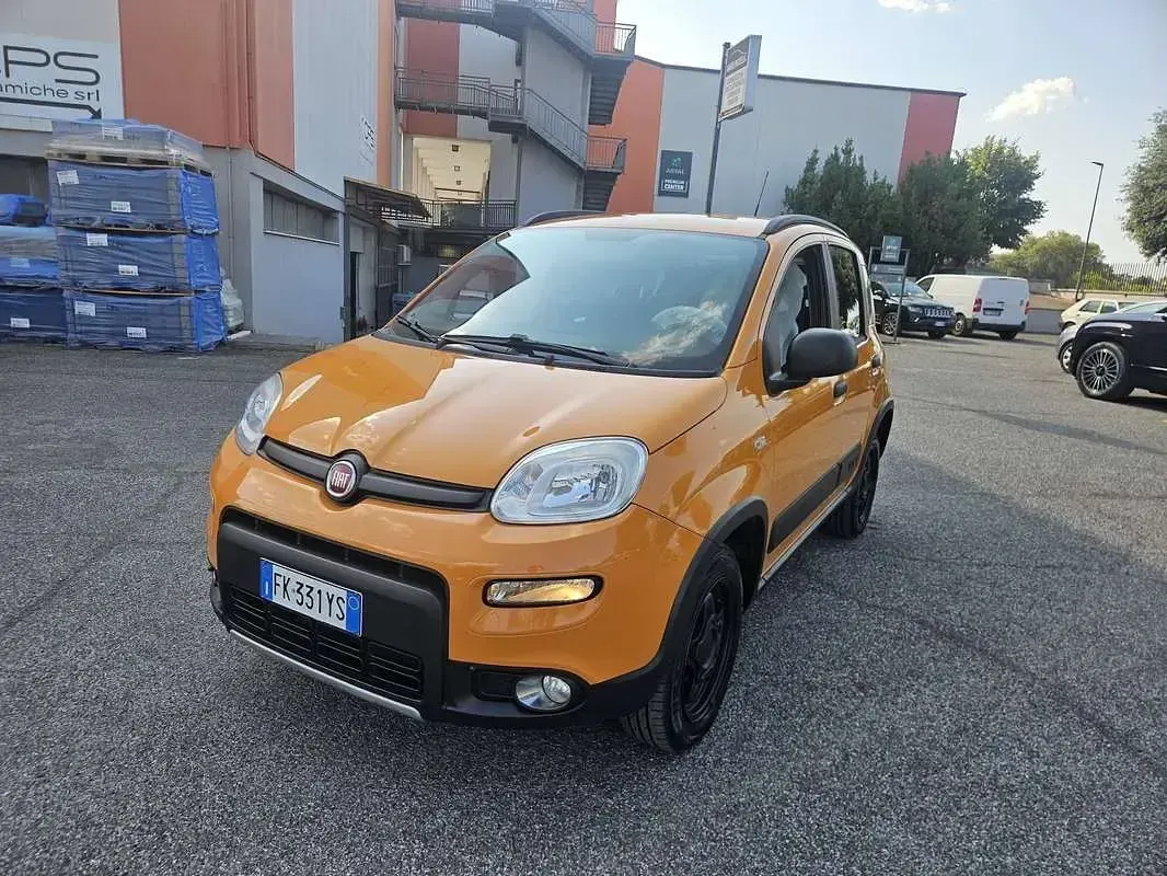 Usata Fiat Panda 4x4 S 95 CV (69 kW) 2017 Arancione Utilitaria