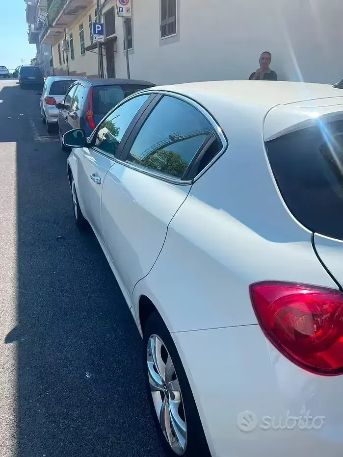 Usata Alfa Romeo Giulietta 105 CV (77 kW) 2013 Utilitaria