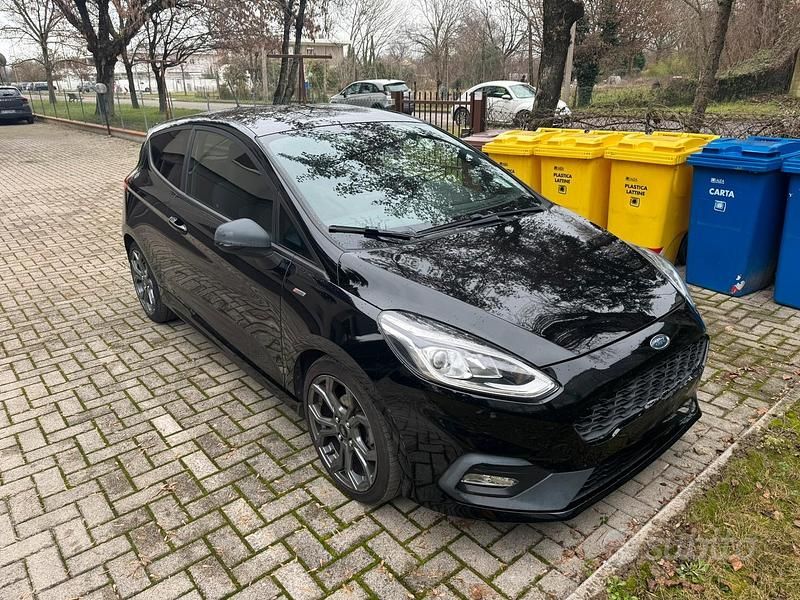 Usata Ford Fiesta ST-Line 100 CV (73 kW) 2018 Nero Berlina