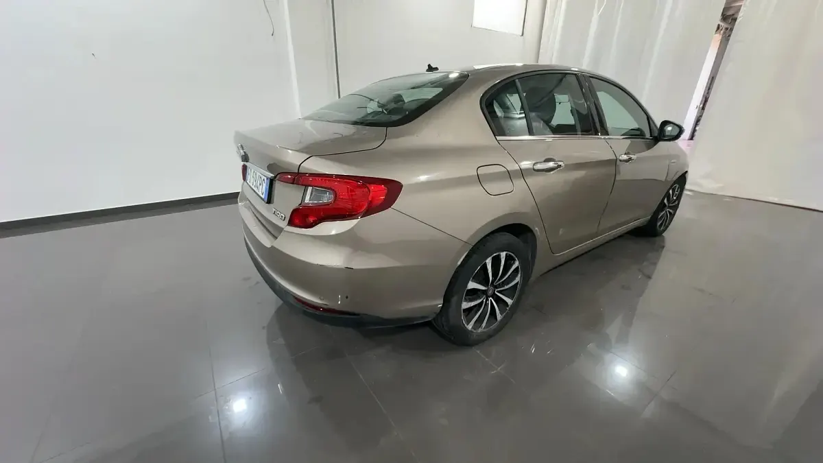 Usata Fiat Tipo Lounge 95 CV (69 kW) 2018 Perla sabbia met.