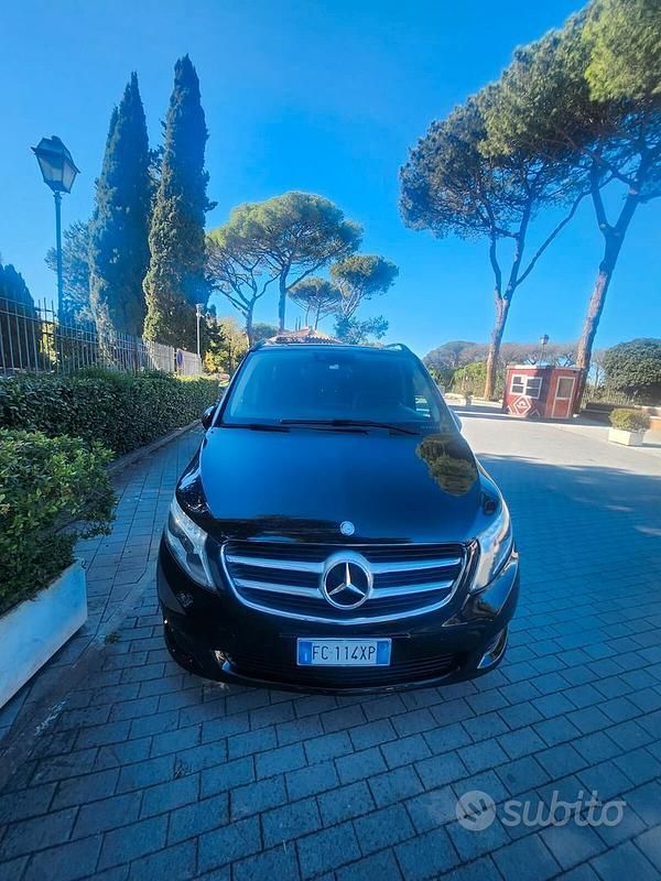 Nero Usata 2016 Mercedes V250 Premium Monovolume | 24.900 € (Molto cara) - Immagine 1/4