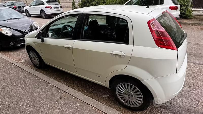 Usata Fiat Punto 75 CV (55 kW) 2006 Bianco Utilitaria