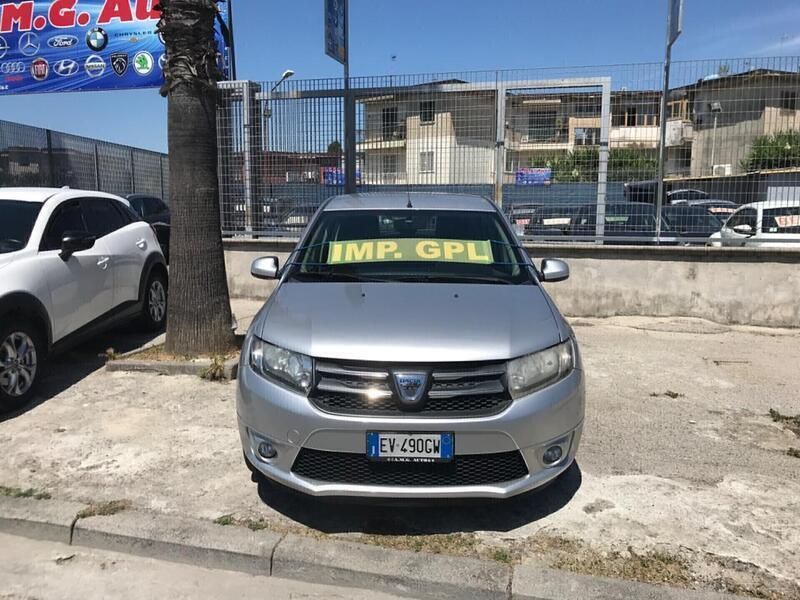 Usata Dacia Sandero Lauréate 75 CV (55 kW) 2014 Grigio Utilitaria