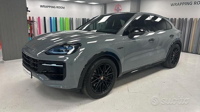 Usata Porsche Cayenne 305 CV (224 kW) 2024 Nero SUV