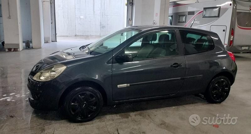 Usata Renault Clio II 78 CV (57 kW) 2009 Utilitaria