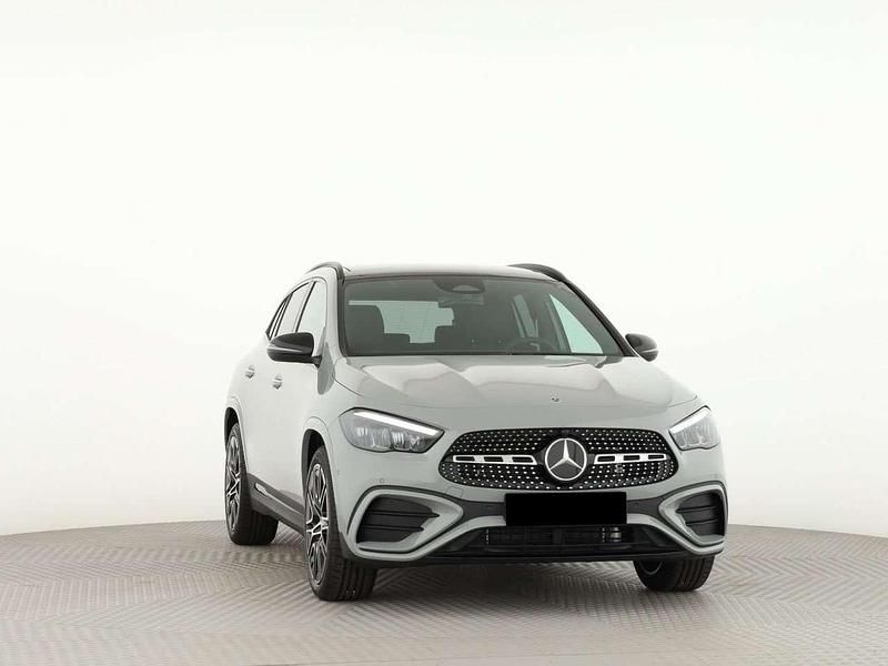 Usata Mercedes GLA200 AMG 163 CV (119 kW) 2025 Grigio SUV