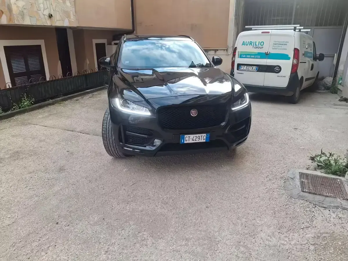 Usata Jaguar F-Pace Portfolio 180 CV (132 kW) 2017 Nero SUV