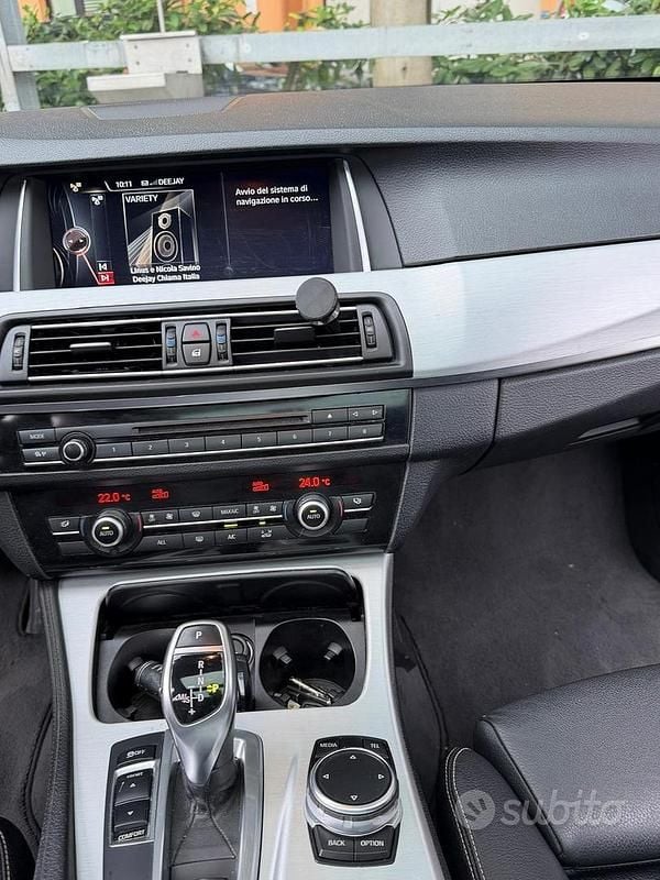 Usata BMW 535 Luxury Line 313 CV (230 kW) 2015 Blu Station wagon