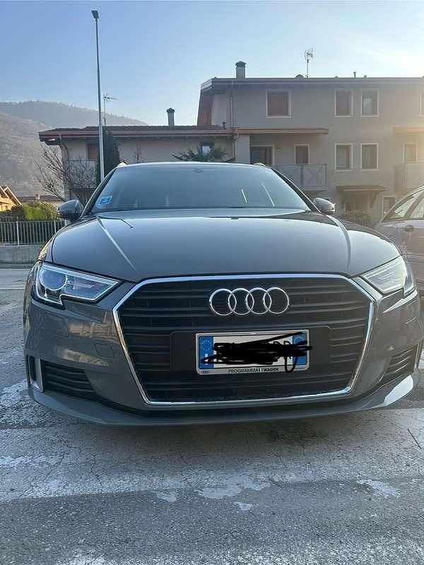 Usata Audi A3 Ambiente 150 CV (110 kW) 2018 Grigio Berlina