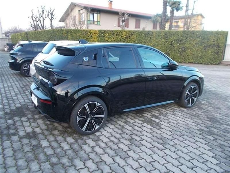 Usata Lancia Ypsilon 61 kW (84 CV) 2024 Nero Utilitaria