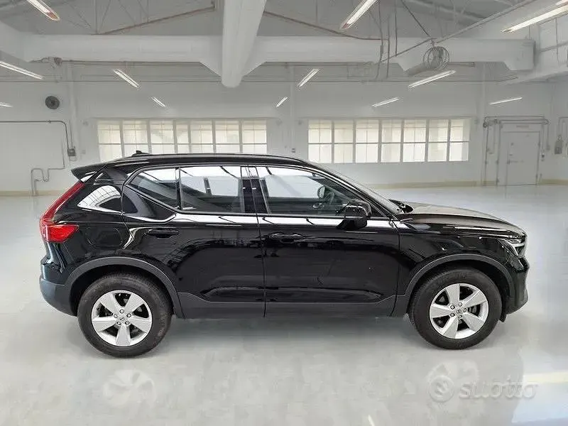 Usata Volvo XC40 129 CV (94 kW) 2023 Nero SUV