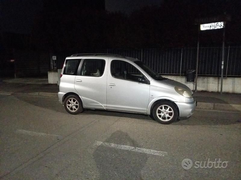Usata Toyota Yaris Verso 2001 Monovolume