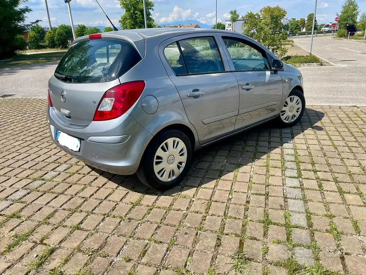 Usata Opel Corsa 80 CV (58 kW) 2007 Grigio Utilitaria