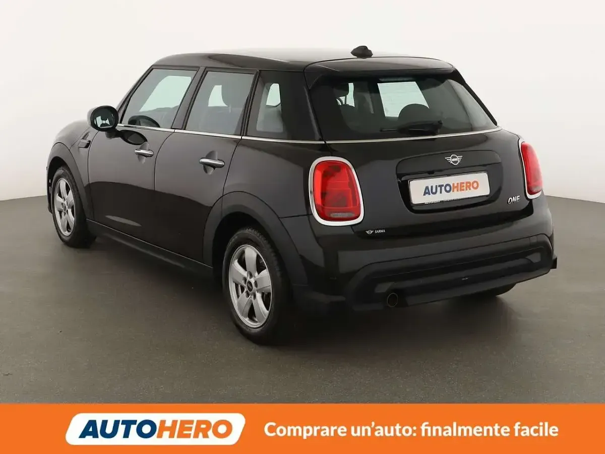 Usata Mini ONE Essential 75 CV (55 kW) 2021 Nero Utilitaria