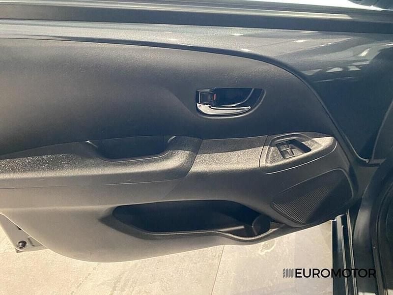 Usata Toyota Aygo 72 CV (52 kW) 2020 Grigio Utilitaria