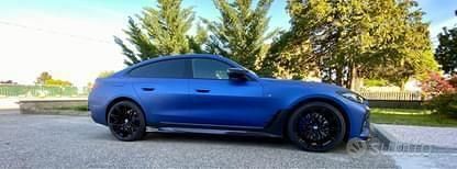 Usata BMW i4 Sport Line 397 kW (540 CV) 2022 Blu Berlina