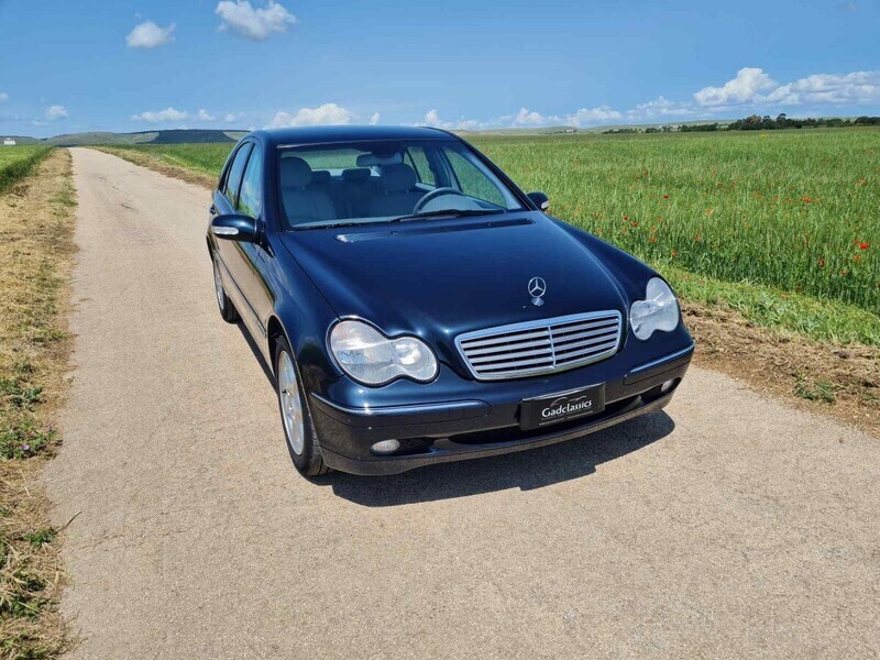 Usato 2001 Mercedes C200 2.0 Benzin 192 CV (9.900 €)