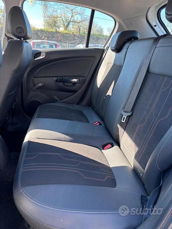 Usata Opel Corsa 85 CV (62 kW) 2012 Bianco Berlina