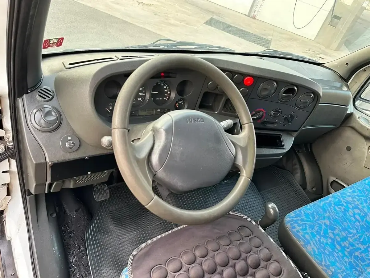 Usata Iveco Daily 96 CV (70 kW) 2002 Bianco Cabrio