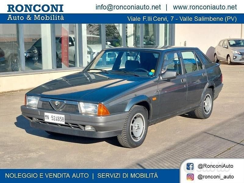 Usata Alfa Romeo 75 120 CV (88 kW) 1989 Grigio Berlina