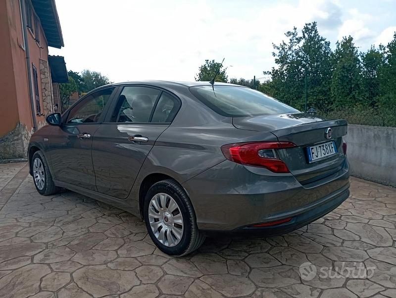 Usata Fiat Tipo Easy 95 CV (69 kW) 2017 Grigio Berlina