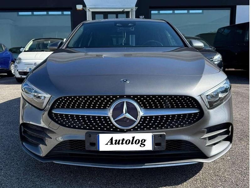 Pastello Usata 2018 Mercedes A180 Premium Tre volumi | 18.900 € (Buon prezzo) - Immagine 1/4