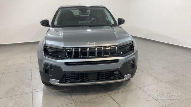 Usata Jeep Avenger Longitude 101 CV (74 kW) 2024 Nero metallizzato SUV