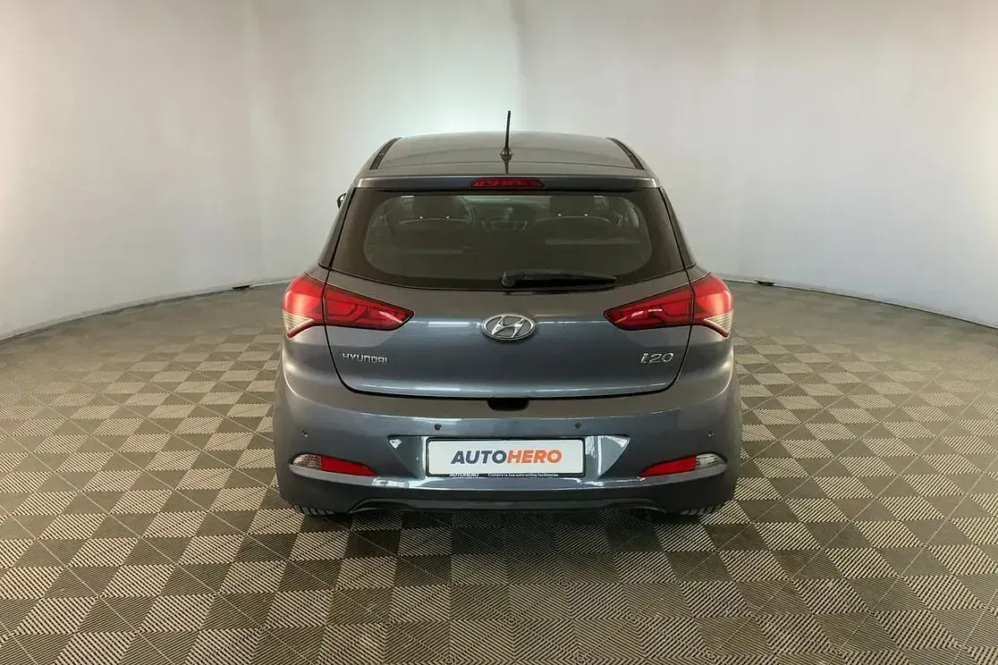Usata Hyundai i20 Comfort 85 CV (62 kW) 2016 Grigio Berlina