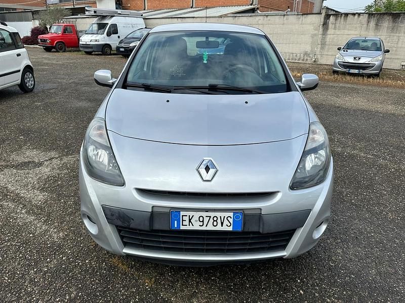 Usata Renault Clio II 75 CV (55 kW) 2011 Argento Berlina