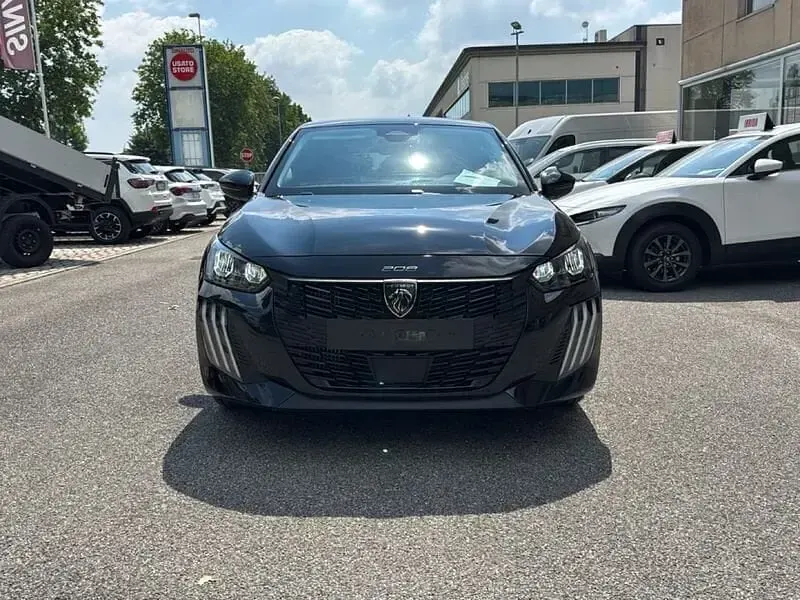 Usata Peugeot 208 Allure 101 CV (74 kW) 2025 Nero Utilitaria