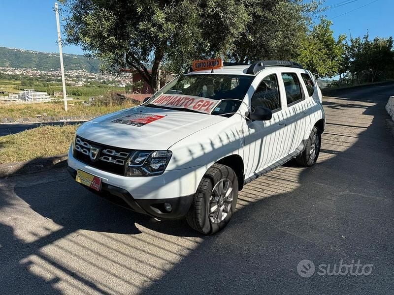 Usata Dacia Duster Ambiance 110 CV (80 kW) 2015 Bianco SUV