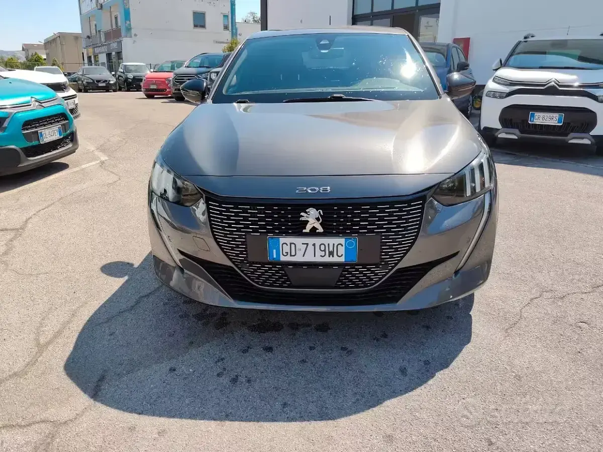 Usata Peugeot 208 GT-line 101 CV (74 kW) 2021 Utilitaria
