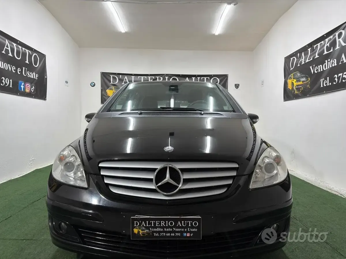 Usata Mercedes B180 109 CV (80 kW) 2008 Nero Monovolume