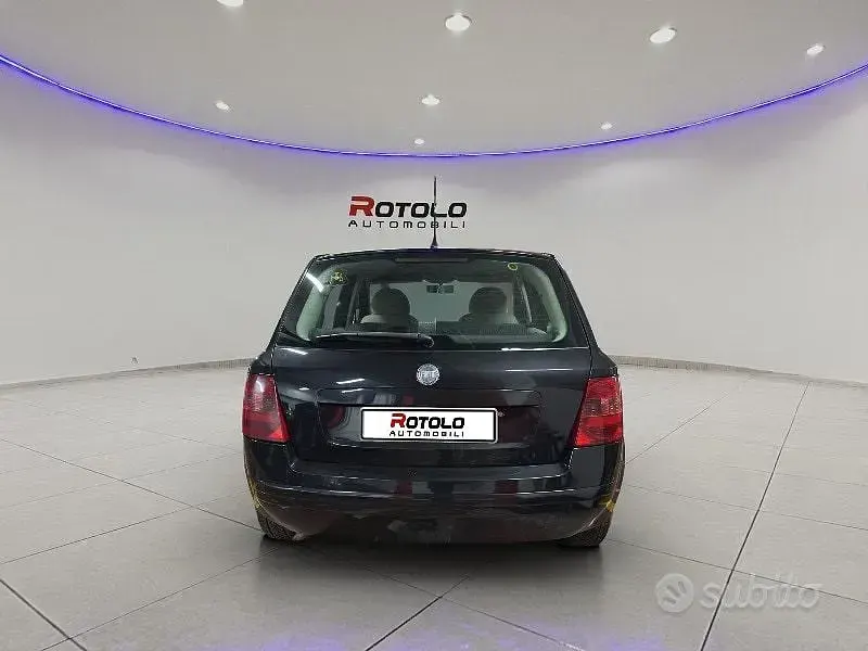 Usata Fiat Stilo Dynamic 103 CV (75 kW) 2005 Nero Berlina